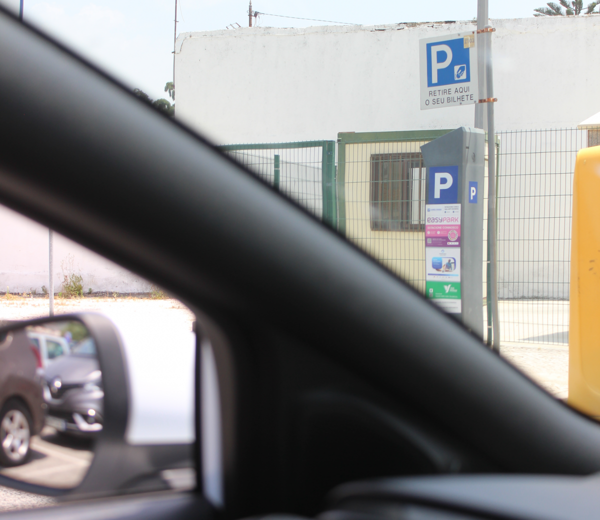 Sabia que os parquímetros ajudam a reduzir o tráfego dentro das localidades?