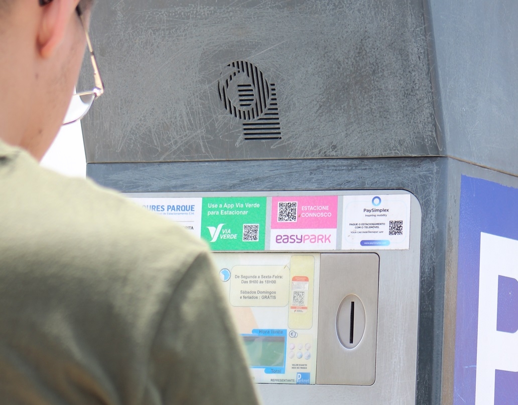 Como os utentes começaram a aceitar a instalação de parquímetros? 