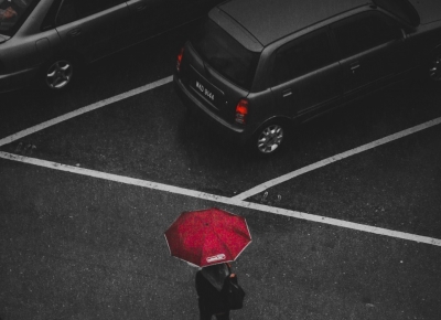 Cuidados ao estacionar com o início das chuvas