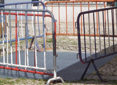 Loures Parque, EM, repara e substitui grade do poço de ventilação do Parque do Estado da Índia, Saca